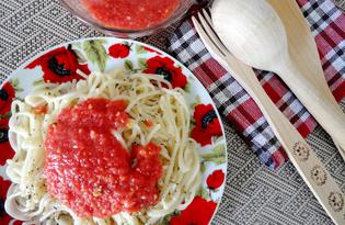 Спагетти с вкусным томатным соусом (пошаговый фото рецепт)