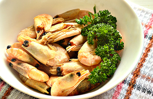 Вареные креветки с чесноком и зеленью (пошаговый фото рецепт)