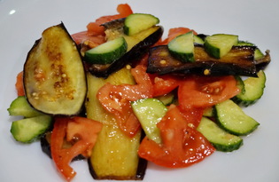 Салат из огурцов, помидоров и баклажанов (пошаговый фото рецепт)