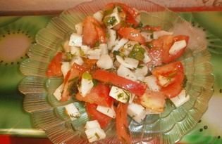 Салат с помидорами, яблоком и дайконом (пошаговый фото рецепт)