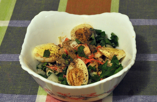 Салат из овощей и крабов с перепелиными яйцами (пошаговый фото рецепт)