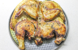 Цыпленок табака с зеленью на сковороде (пошаговый фото рецепт)