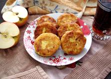 Сырники с яблоком и корицей (пошаговый фото рецепт)