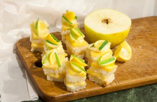 Канапе с сыром, яблоками и лимоном (пошаговый фото рецепт)