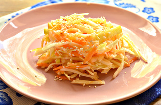 Салат с капустой, морковью и яблоком (пошаговый фото рецепт)