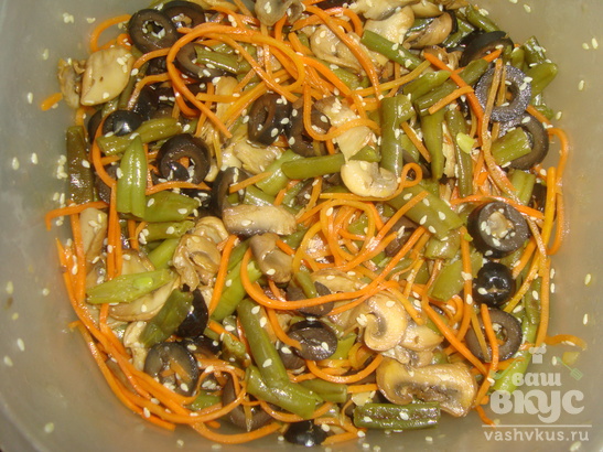 Салат из корейской морковки и стручковой фасоли "Вкуснятина"