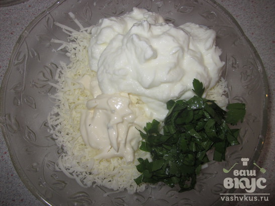 Манты запеченные с йогуртом и сыром