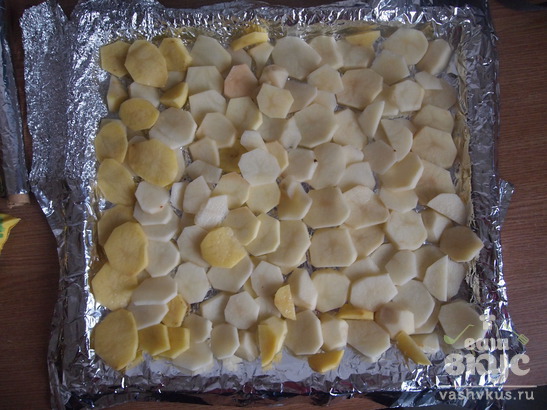 Картофель, запеченный с курицей, грибами и сыром