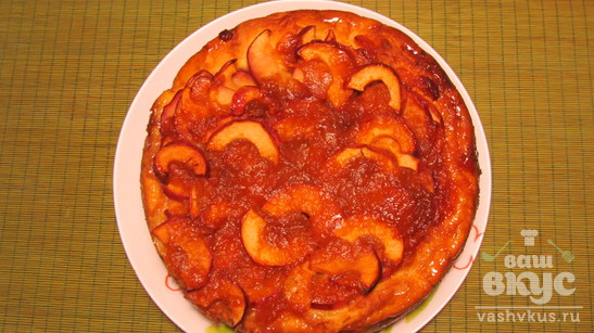 Пирог с яблоками и абрикосовым вареньем