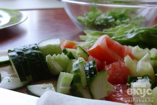 Свежий салат с тунцом
