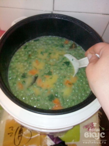 Гороховый суп со свежим горошком в мультиварке Delfa