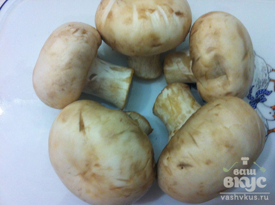 Запеченный картофель, фаршированный грибами и сыром