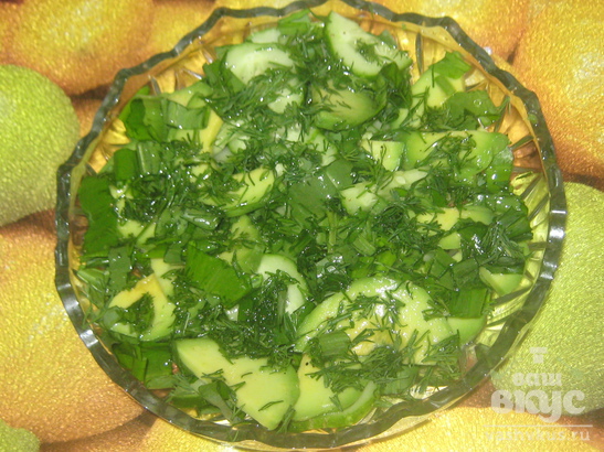 Зелёный весенний салат с черемшой и авокадо