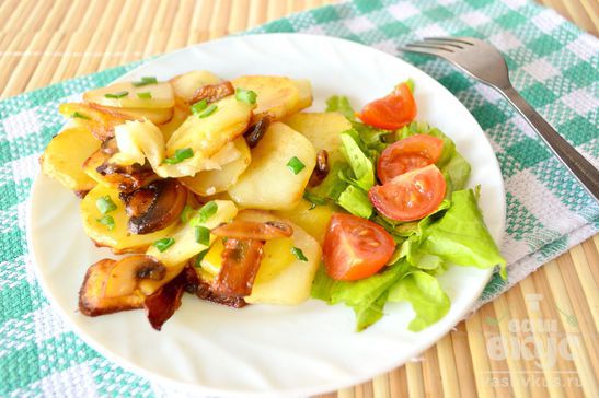 Картофель с грибами и луком