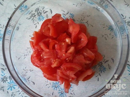 Салат из помидоров, болгарского перца и сыра