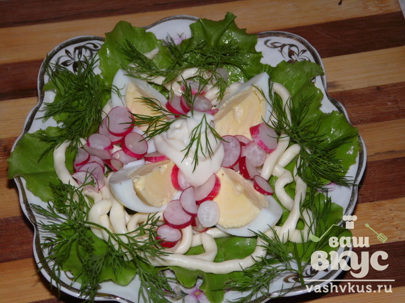 Новогодний салат без майонеза: легкий и вкусный
