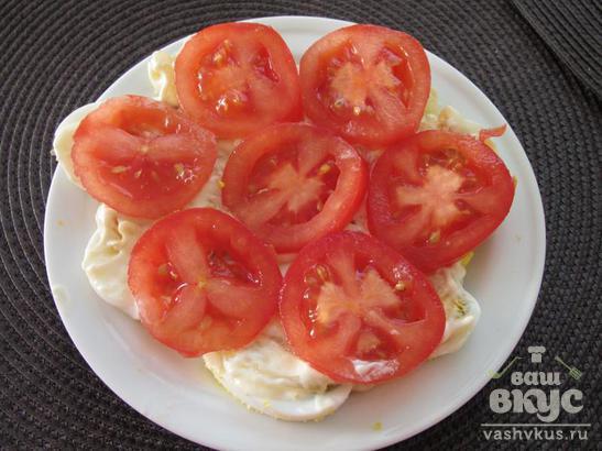 Закуска из яиц и помидор