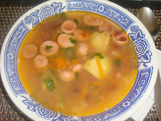 Фасолевый суп с сосисками в мультиварке