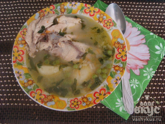 Летний суп с горошком и курицей