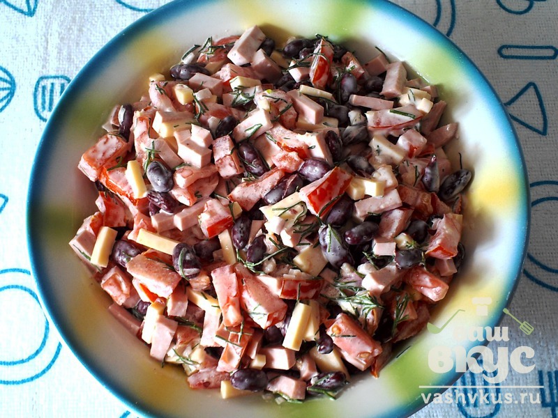 Салат с фасолью и копченой колбасой - 8 пошаговых рецептов