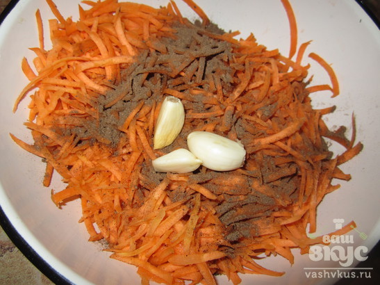 Корейский салат из моркови и цветной капусты