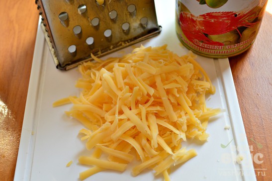 Спагетти с сыром и оливками