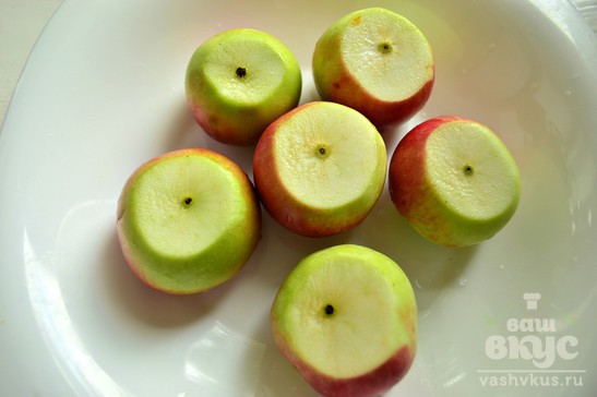 Яблоки с медом, запеченные в духовке