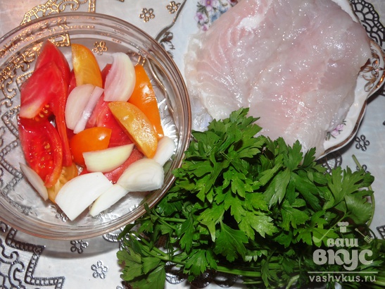 Запеченное филе пангасиуса с помидорами и сыром