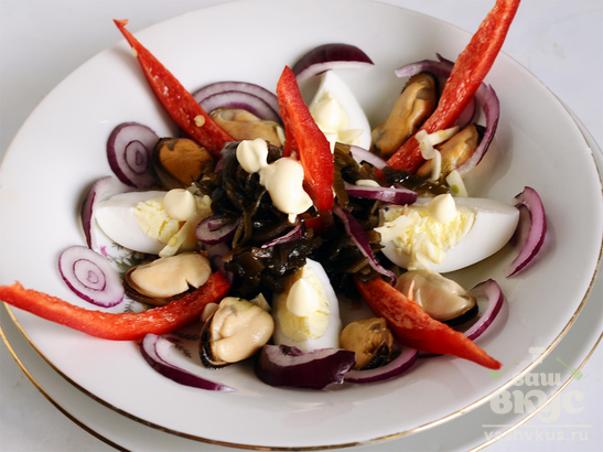 Салат с мидиями и морской капустой «Маринер»