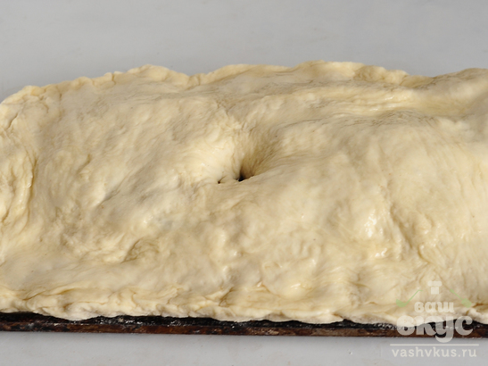 Пирог с капустой из дрожжевого теста