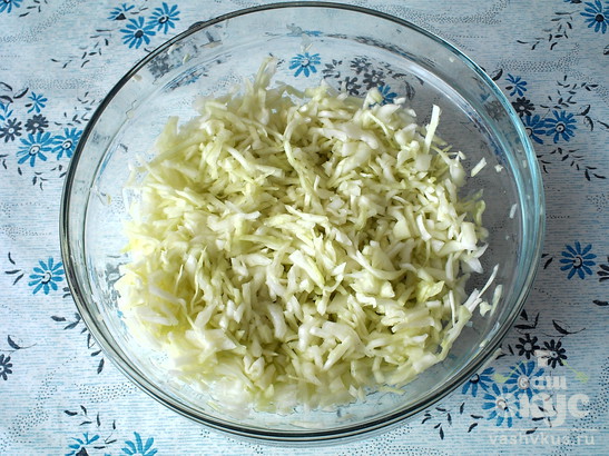 Салат с белокочанной капустой и курицей "Равновесие"