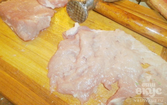 Мясо с грибами и сыром в духовке
