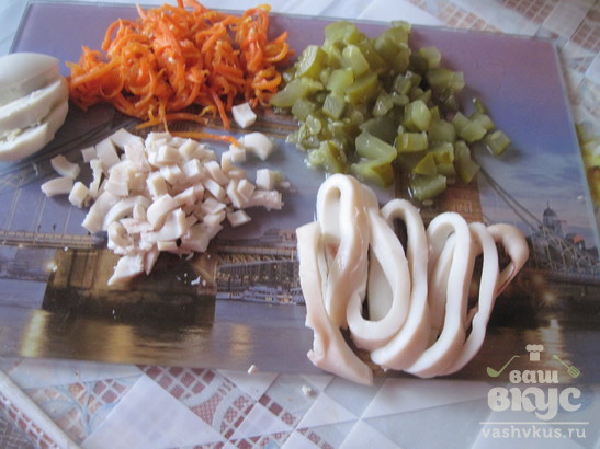 Салат с кальмарами и картофелем
