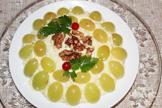Салат с курицей и виноградом "Тиффани"
