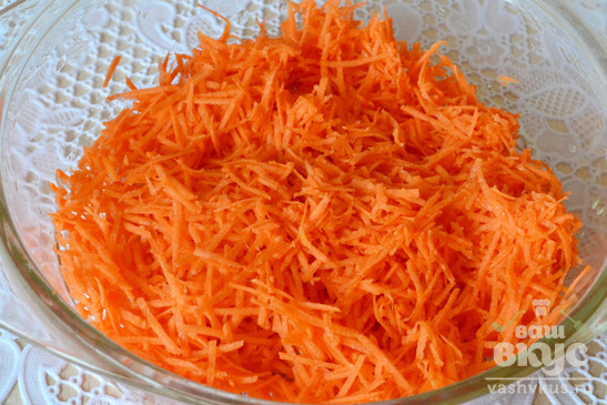 Морковный пирог с орехами