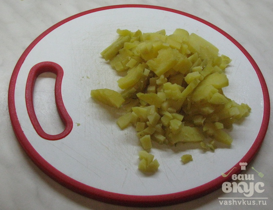 Салат с сельдью и яблоком "Пикантный"