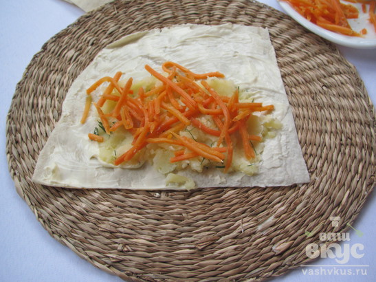Закуска из лаваша с картофелем и морковью по-корейски
