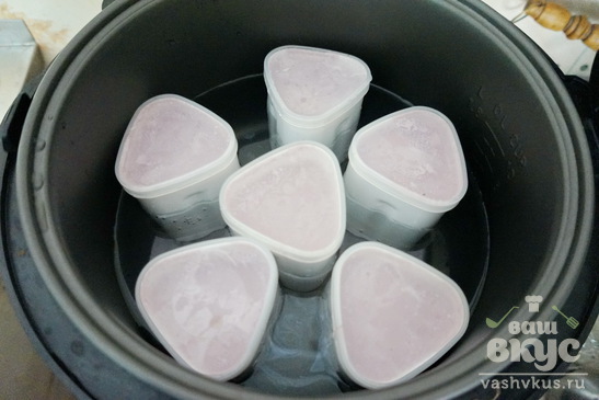Йогурт с ежевикой в мультиварке