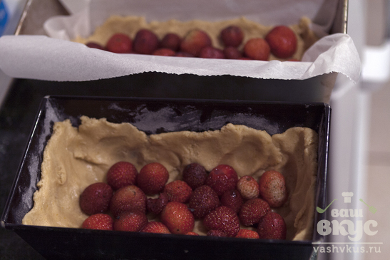 Песочный пирог с замороженными ягодами