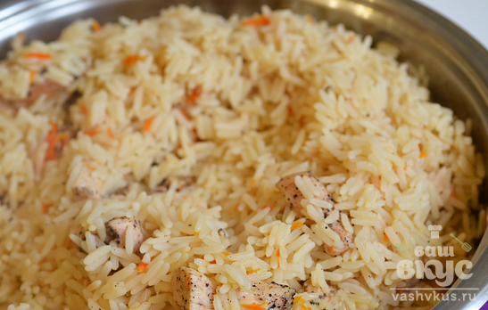 Рассыпчатый рис в сковороде