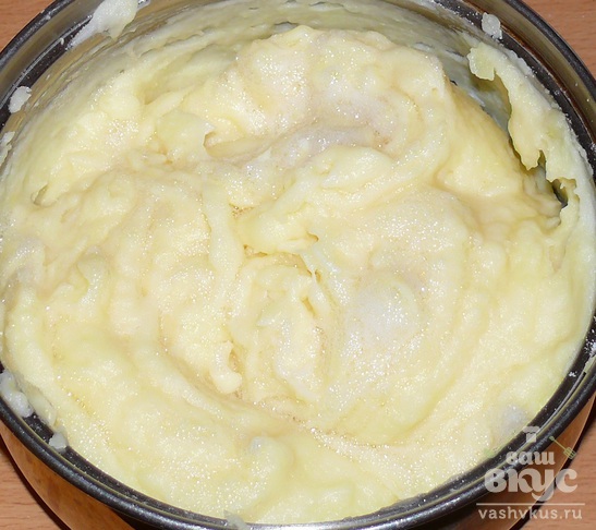 Картофельное суфле с грибным соусом