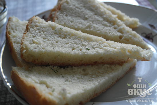 Бутерброд из домашнего хлеба с плавленным сыром