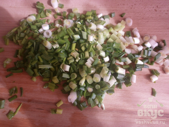 Салат с корнем сельдерея и зеленым луком