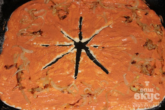Пицца с сосисками и солеными огурцами "Звезда"