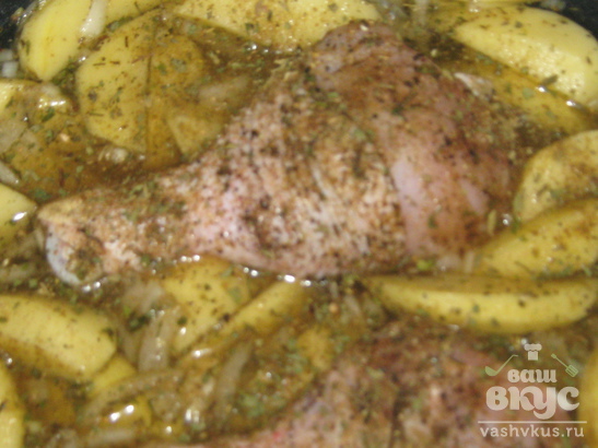 Куриная голень с картошкой в духовке