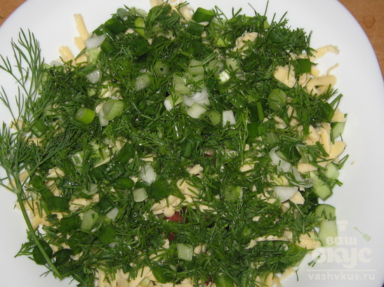 Салат овощной с сыром