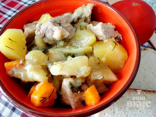 Картофель тушеный со свининой и овощами