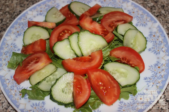 Салат овощной с беконом