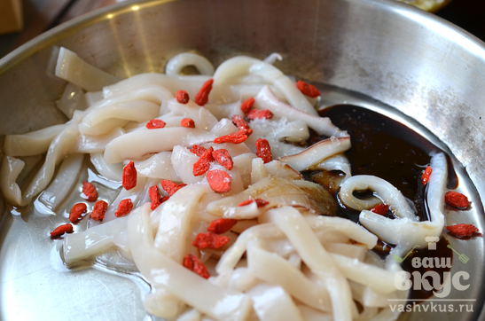 Кальмары по-азиатски на сковороде