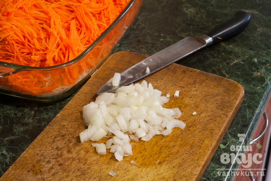 Корейский салат из моркови и сельдерея